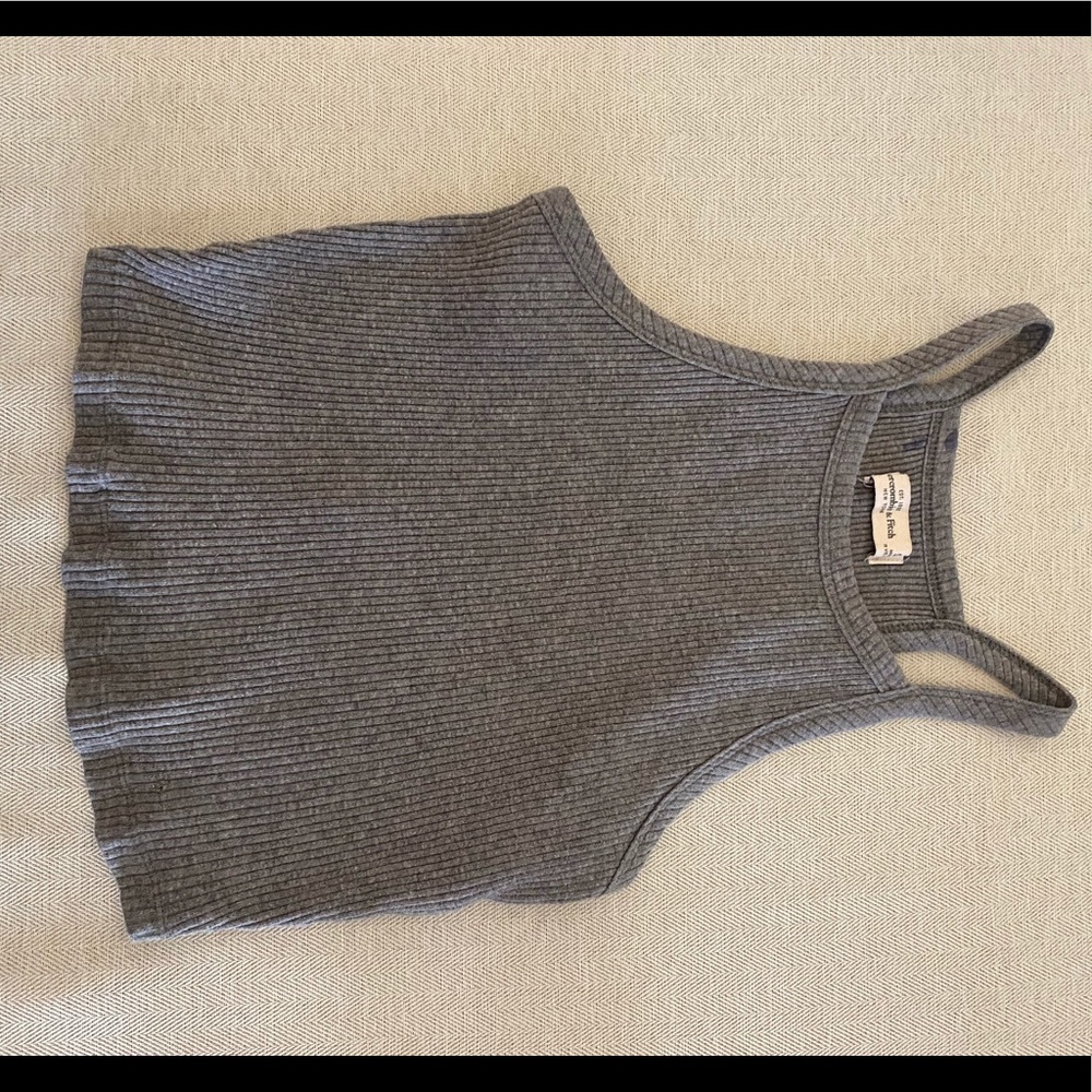 abercrombie and fitch gray crop top